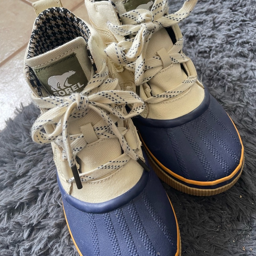 Sorel Navy and Cream Shoes
